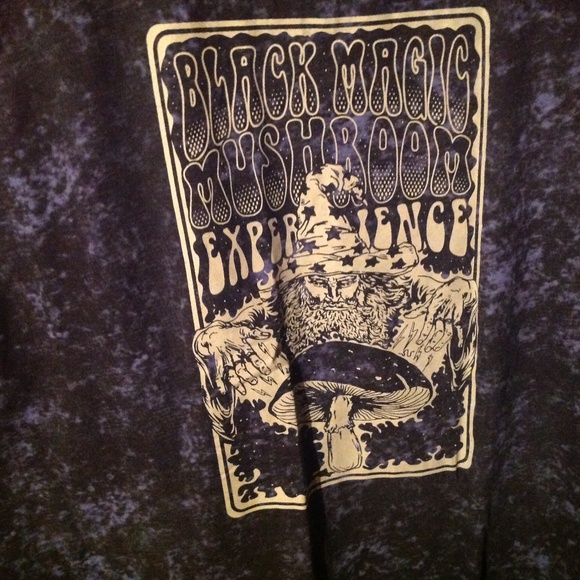 Black Magic Mushroom tank top - Picture 1 of 4